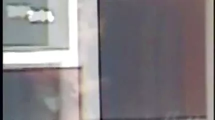 Хлопець спостерігає за лесбійським сексом своєї безкоштовні порно сайти дівчини з негритянкою