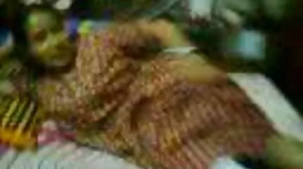 Доглянута 30-річна жінка смокче член і трахкає безкоштовне відео порно раком