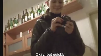 Коханець трахає чужого партнера порно фото безкоштовно в піхву і робить йому силіконову дрочку